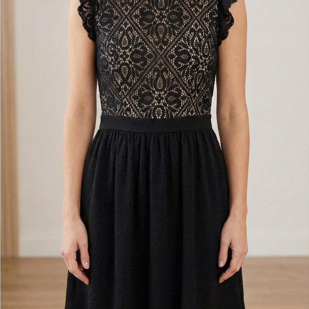 Elegant Black Lace Dress - Perfect for a Christmas Party!